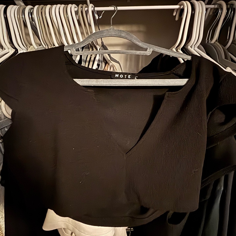 Motel Rocks Elegant Black Crop Top